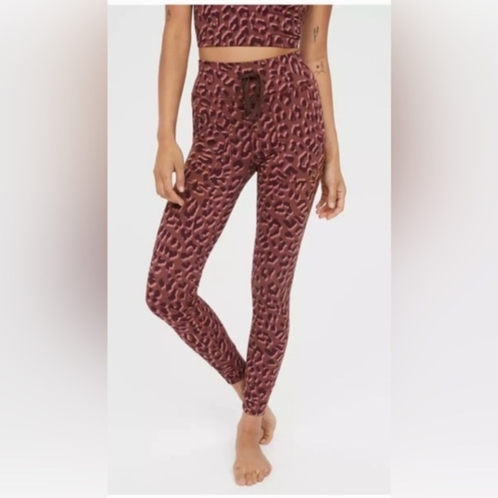NWT AERIE OFFLINE Jacquard Peak Legging